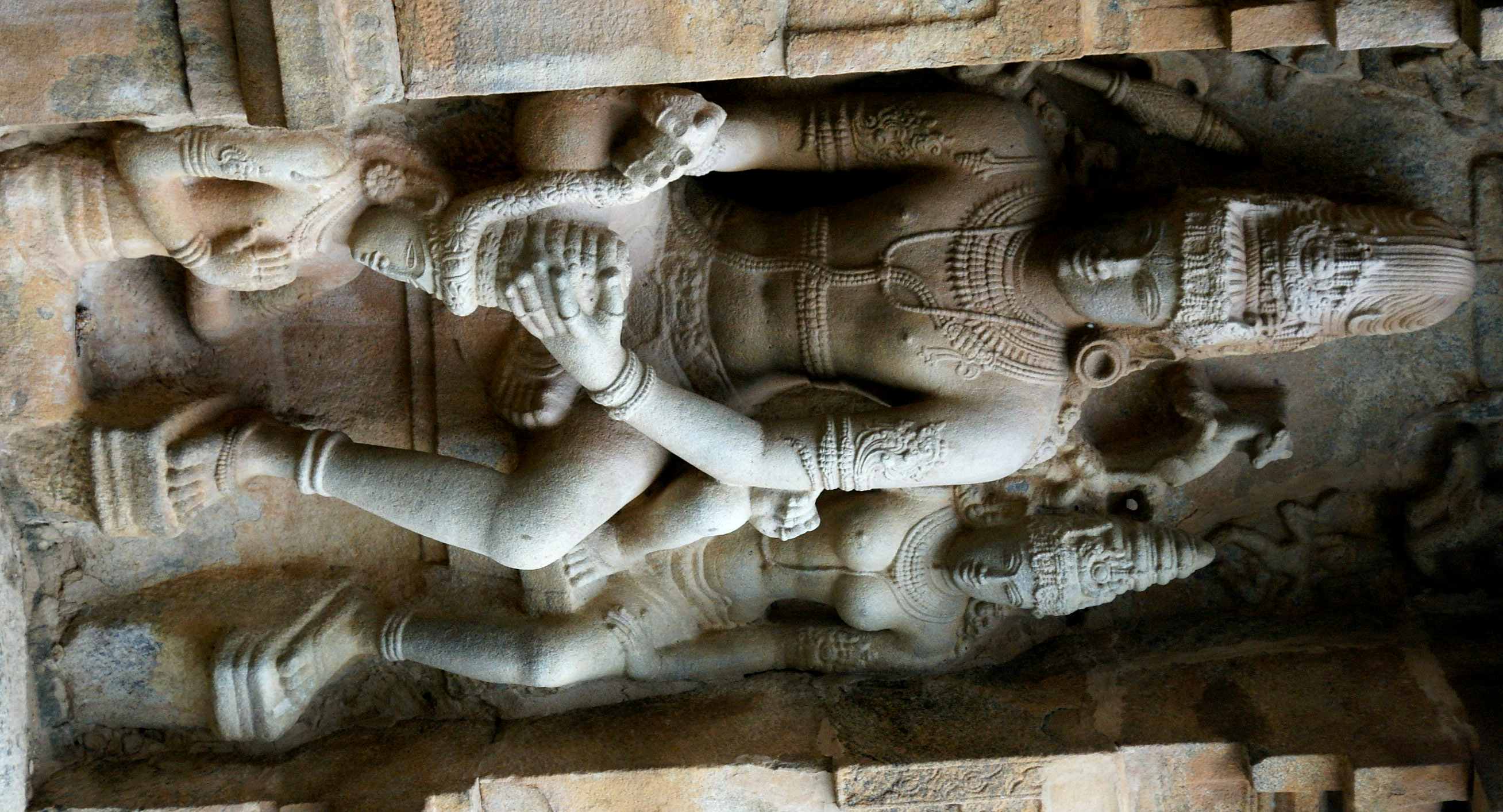 dieuxShivaParvati-Cholapuram.jpg