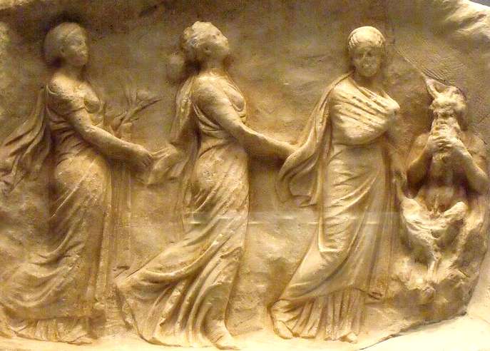 bas relief d'une danse et du dieu Pan