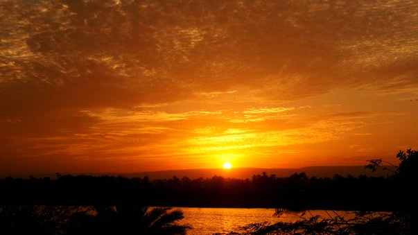Photo de soleil couchant sur le Nil