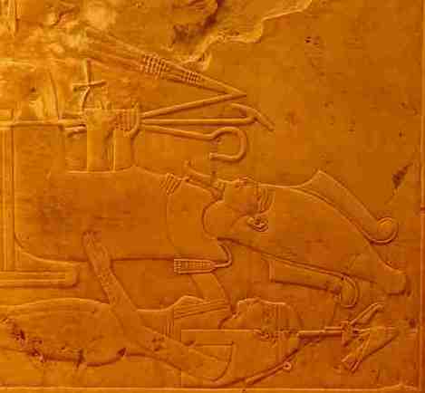 Bas relief représentant Osiris et Isis
